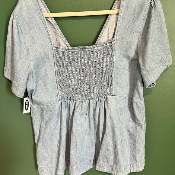 NWT Old Navy Chambray Top - Picture 2 of 2